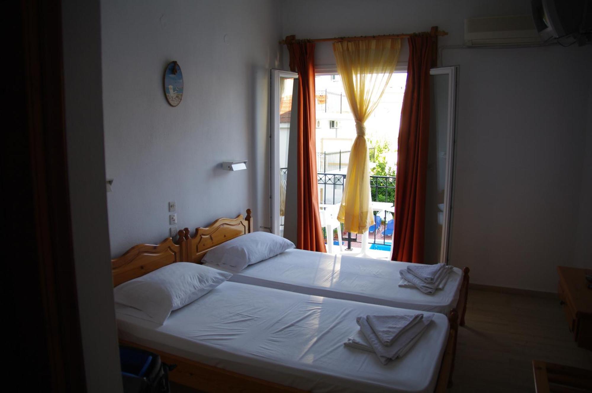 Hotel Marlton İskados Dış mekan fotoğraf
